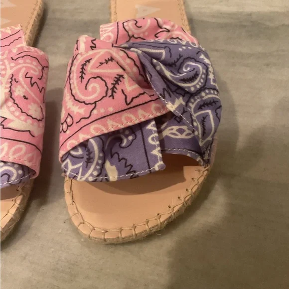 Manebi Paisley Women's Sandals - Picture 2 of 7